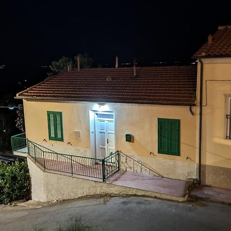Casa Maddi Casa Vacanze Con Vista Mare Vicinissima Al Centro Каполивери Екстериор снимка